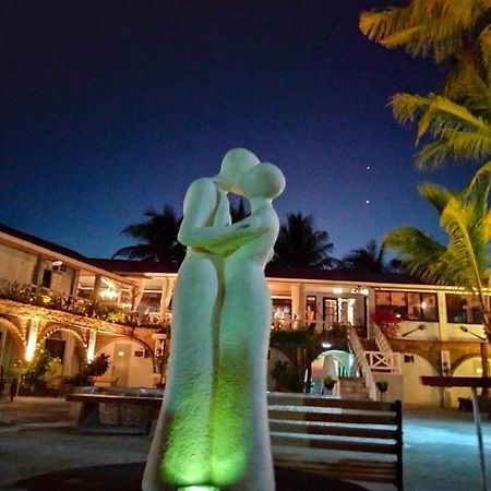 Sunbloom Beachfront Hotel And Restaurant Zambales Sinabacan Екстериор снимка