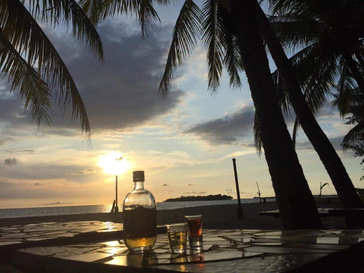 Sunbloom Beachfront Hotel And Restaurant Zambales Sinabacan Екстериор снимка