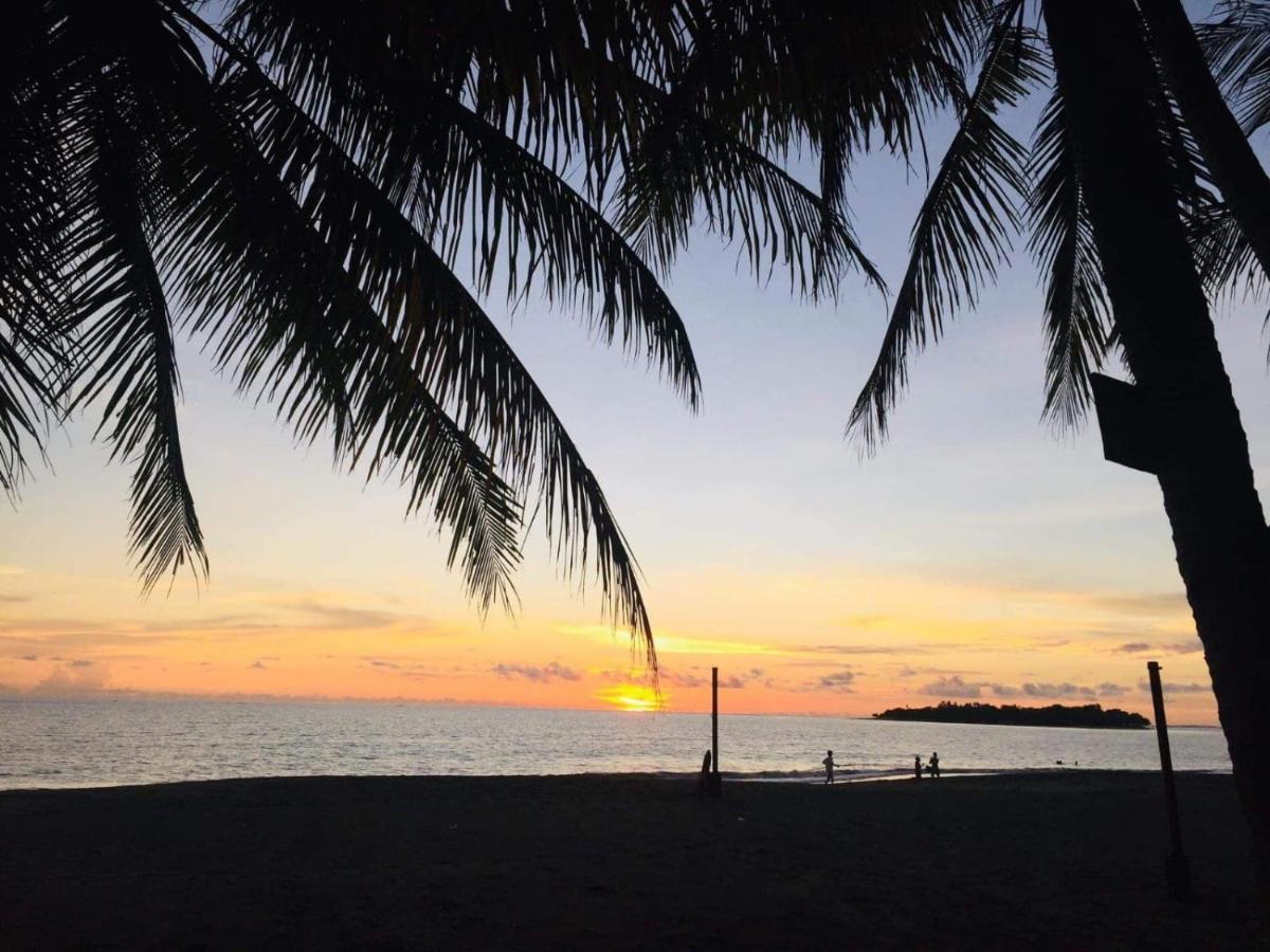 Sunbloom Beachfront Hotel And Restaurant Zambales Sinabacan Екстериор снимка