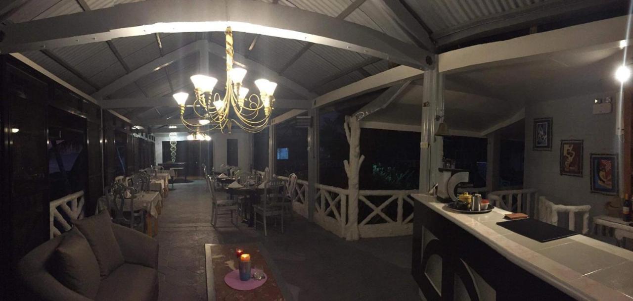 Sunbloom Beachfront Hotel And Restaurant Zambales Sinabacan Екстериор снимка