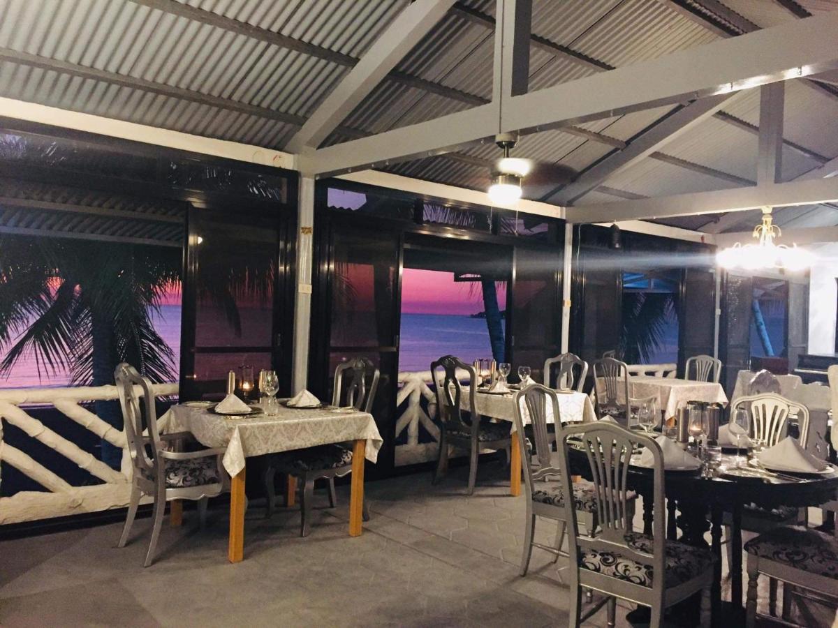 Sunbloom Beachfront Hotel And Restaurant Zambales Sinabacan Екстериор снимка