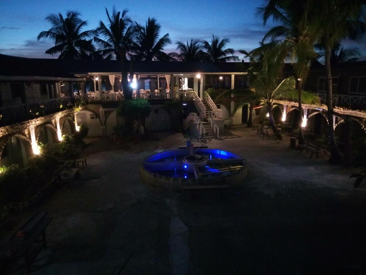 Sunbloom Beachfront Hotel And Restaurant Zambales Sinabacan Екстериор снимка