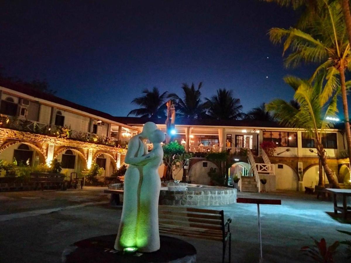 Sunbloom Beachfront Hotel And Restaurant Zambales Sinabacan Екстериор снимка