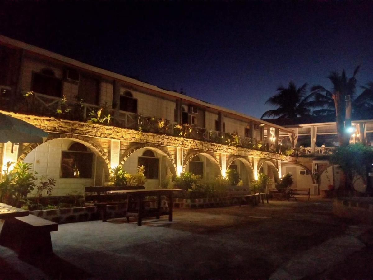 Sunbloom Beachfront Hotel And Restaurant Zambales Sinabacan Екстериор снимка
