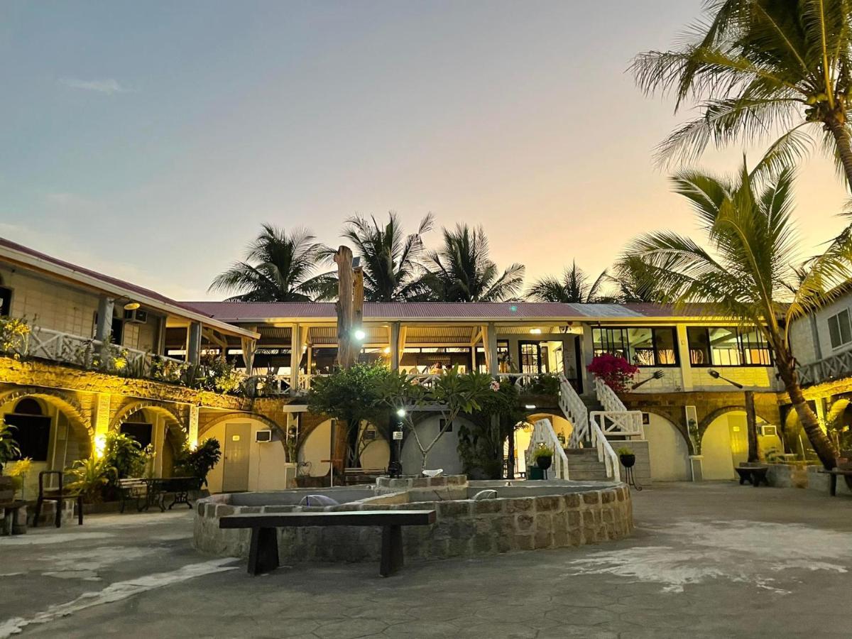 Sunbloom Beachfront Hotel And Restaurant Zambales Sinabacan Екстериор снимка