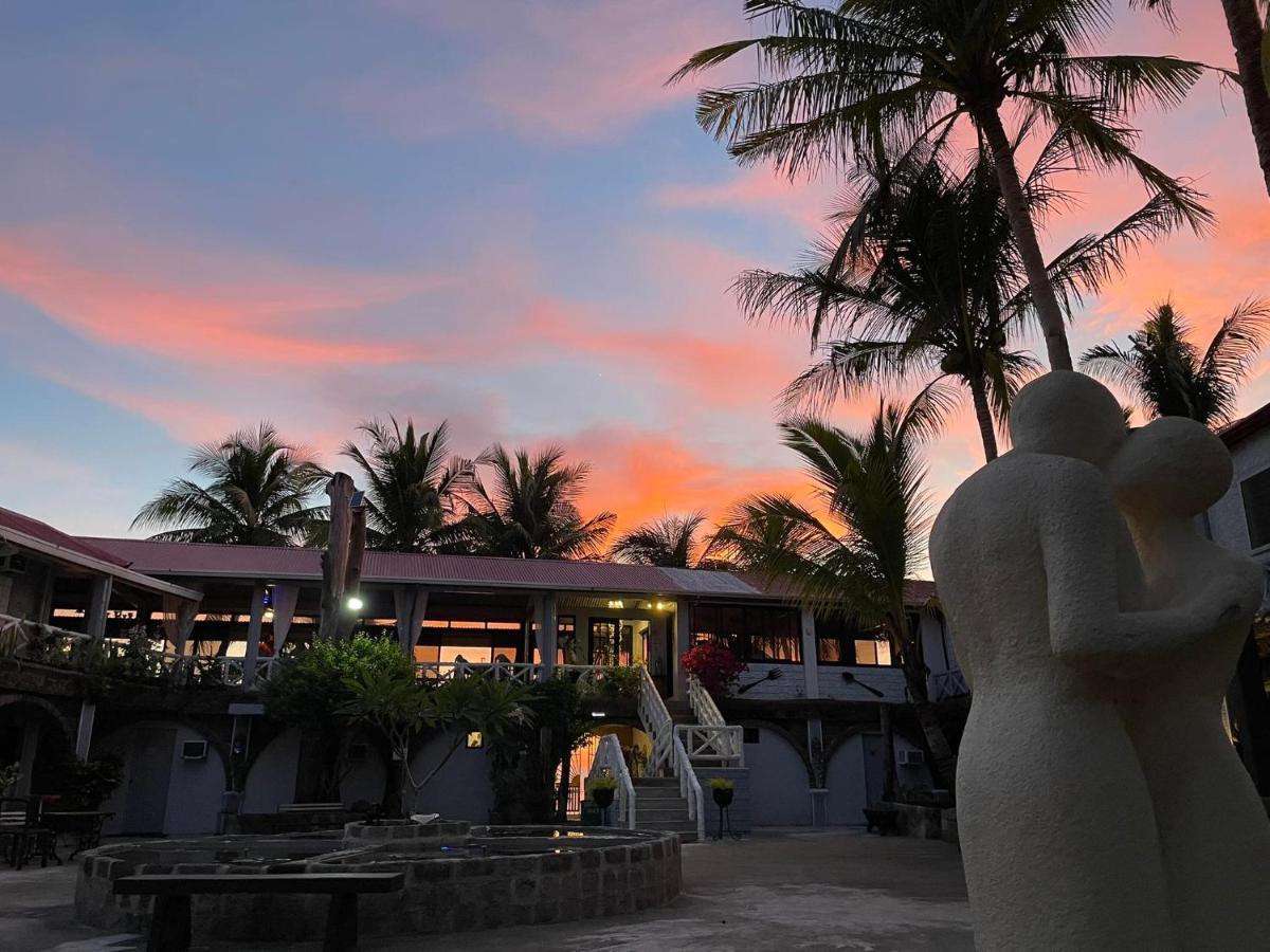 Sunbloom Beachfront Hotel And Restaurant Zambales Sinabacan Екстериор снимка